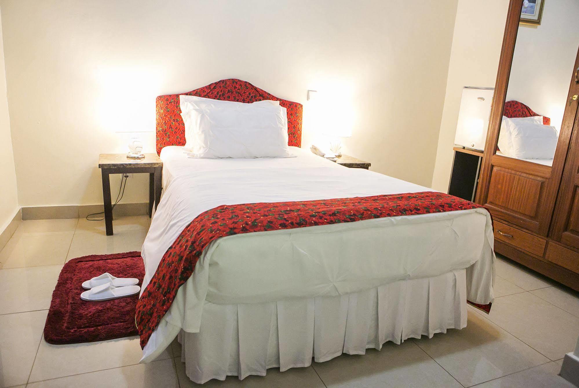 St Augustine Apartment & Hotel Кигали Экстерьер фото